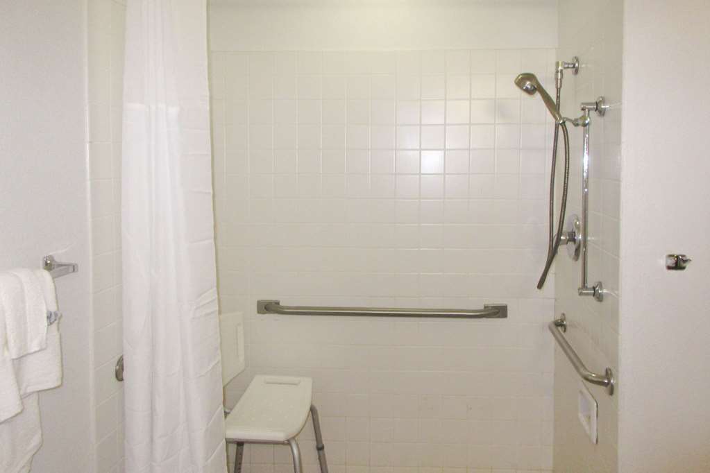 Quality Inn Coraopolis Pokoj fotografie